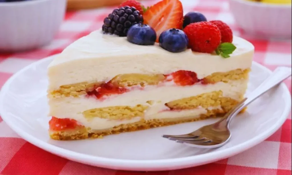 Pavê-de-cream-cheese-com-frutas-vermelhas-fácil